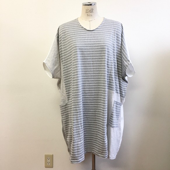 促銷價 ★ 飛鼠般的❤️ 寬雙色T卹連衣裙 白灰色（尺碼L~LL） 第1張的照片