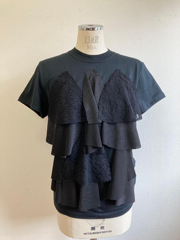 セール価格★リメイクTシャツ❤️シフォンレースの前フリルTシャツ 黒（サイズ L） 1枚目の画像