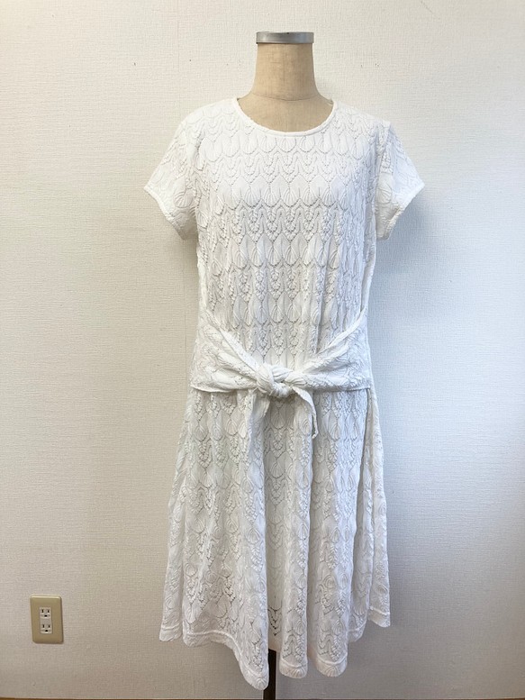 促銷價白色正面緞帶純棉蕾絲婚紗（L 碼） 第1張的照片