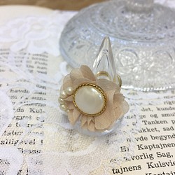 促銷價 ★ 花瓣和珍珠鈕扣戒指（尺寸可調節） 第1張的照片