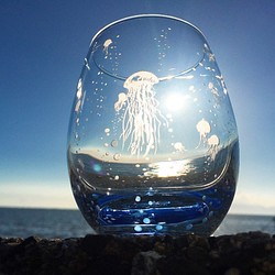 アクアリウムくらげ 水縹海月 グラス カップ 酒器 ａｒｔ空 アートクー 通販 Creema クリーマ ハンドメイド 手作り クラフト作品の販売サイト