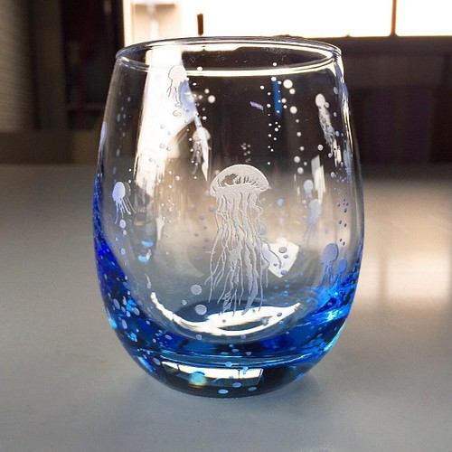 アクアリウムくらげ 水縹海月 グラス カップ 酒器 ａｒｔ空 アートクー 通販 Creema クリーマ ハンドメイド 手作り クラフト作品の販売サイト