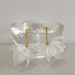 Hydrangea Earrings 繡花球耳環 第1張的照片