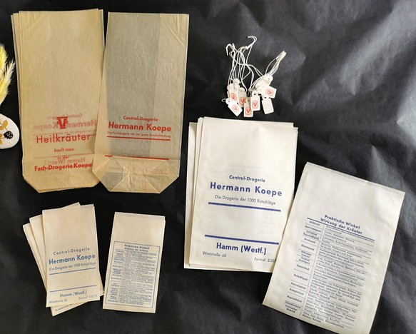 【再入荷】BRD ヴィンテージ/ ドイツ薬局袋30枚＆小さな値札20枚 1枚目の画像