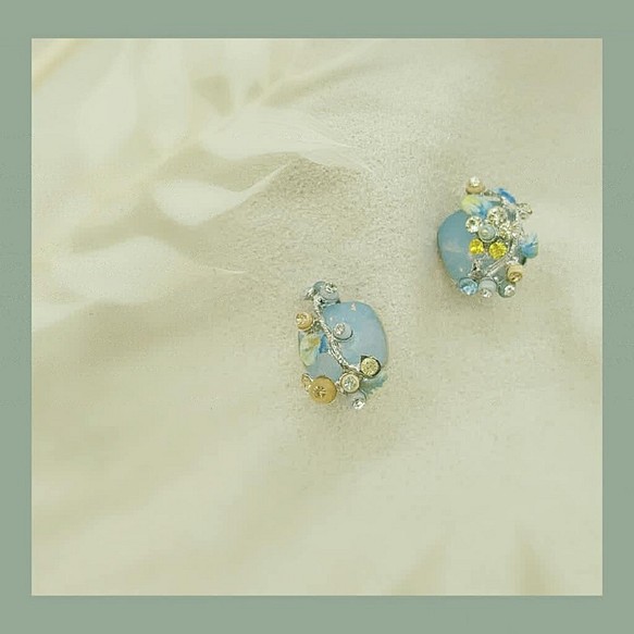 Swarovski ■方□ airblue crystal +花葉包鑲earring~可訂製夾式耳環 第1張的照片