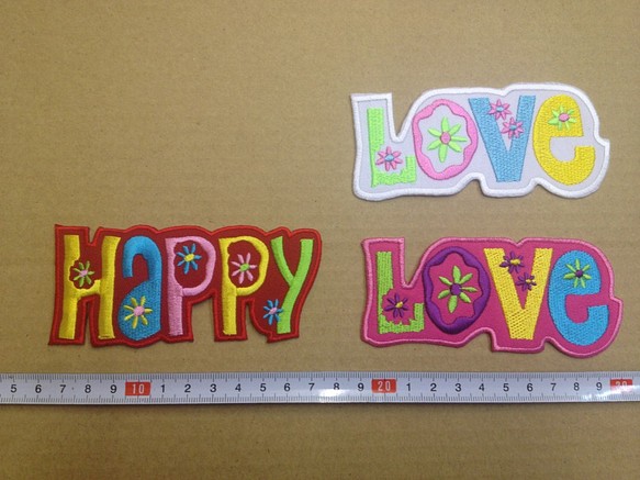 刺繍 アイロン ワッペン HAPPY LOVE 012 1枚目の画像