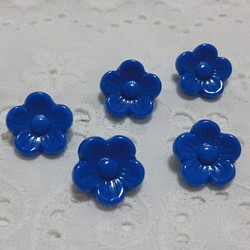 お花のボタン（青）C 1枚目の画像