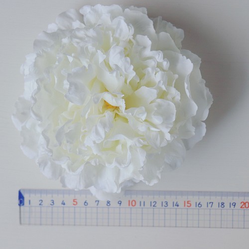Creema限定 大きな白い花の髪飾り2点セット ヘアアクセサリー Somari To Moti 通販 Creema クリーマ ハンドメイド 手作り クラフト作品の販売サイト