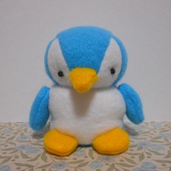 お手玉風おすわりペンギン(水色) 1枚目の画像