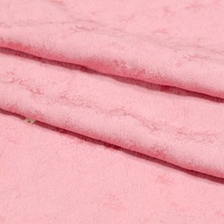 正絹　ピンクの振袖の生地はぎれ　70cm　和小物、つまみ細工などに 1枚目の画像