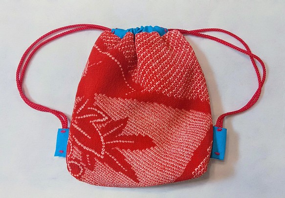 ビンテージ赤長襦袢地巾着袋 横14×縦16.5cm 1枚目の画像