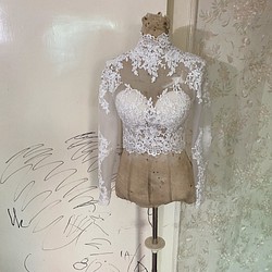 婚紗長袖子精緻的花卉刺繡最高層短上衣 第1張的照片