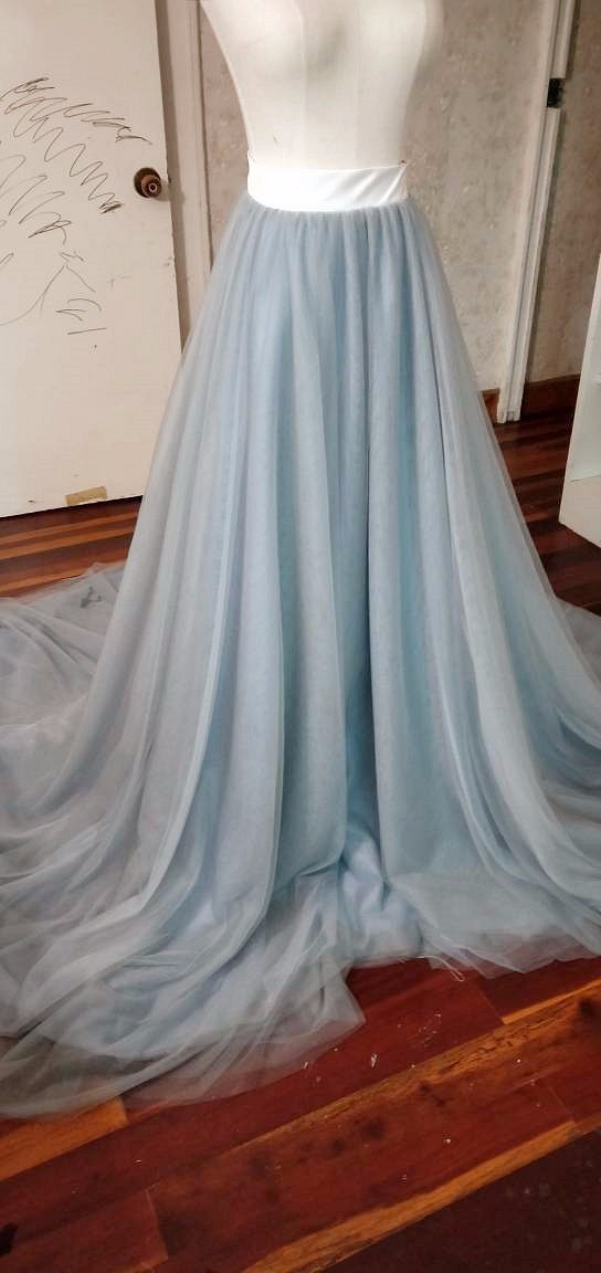 ブルーグレーオーバードレス   チュールスカート  ブライダル    華やかなトレー ン   オーダーメイド可能 1枚目の画像