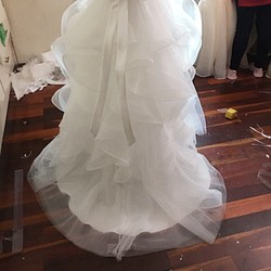 豪華！  ふわふわオーガンジーオーバースカート  オフホワイト  ボリュームアップ　ウエディングドレス　お色直し 1枚目の画像