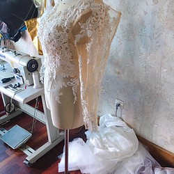 ウエディングドレス中に入れるボレロ トップスのみ くるみボタン 繊細レース - スカート