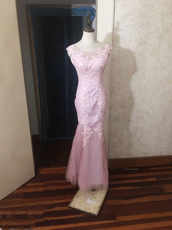 彩色連衣裙粉色柔軟薄紗背心魚尾紋優雅長款晚禮服 第1張的照片