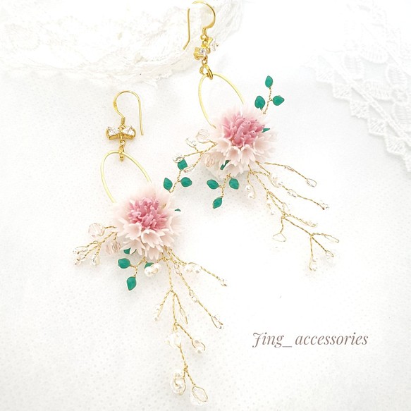 【Jing accessories】花朵耳環 矢車菊耳環(粉白) 樹脂黏土 黃銅 飾品 新娘造型 耳夾耳環 耳勾耳環 第1張的照片