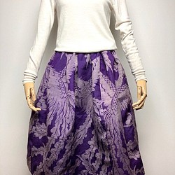 【着物リメイク】タック＆ギャザースカート/紫地に孔雀・ハート 1枚目の画像