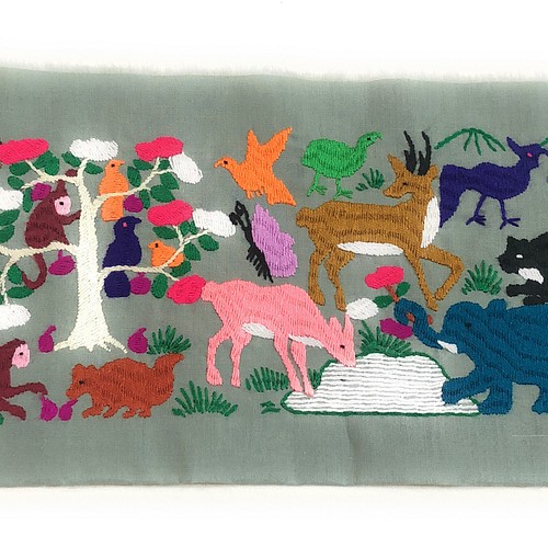 刺繍 布 モン族 動物刺繍 オリジナルポーチ作りなどにオススメ 生地
