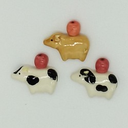 牛の箸置き　3個セットＥ《送料無料》 1枚目の画像