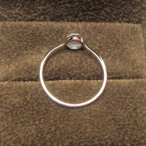 ムーンストーンとプラチナ（Pt900）の指輪（リングサイズ：10号 