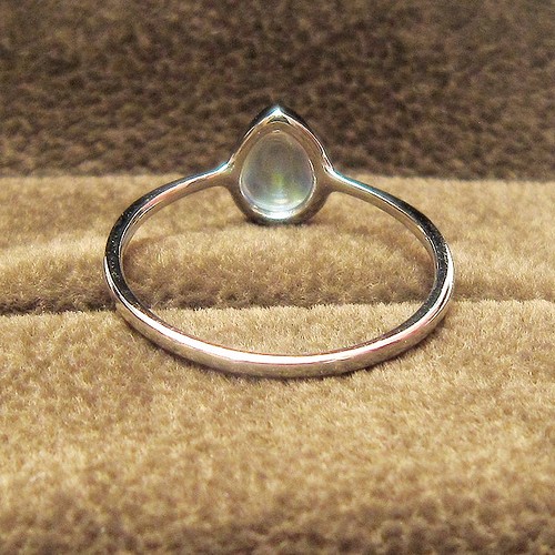 ムーンストーンとプラチナ（Pt900）の指輪（リングサイズ：10号 