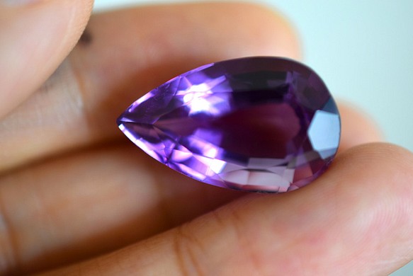 164 特売 上品 大玉 天然 アメジスト 雫 アメシスト 紫水晶 ２月誕生石 天然石 ルース 裸石 1枚目の画像