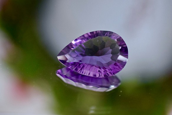 116 上品 一点物 天然 大粒 アメジスト 雫 アメシスト 紫水晶 ２月誕生石 天然石 ルース 裸石 1枚目の画像