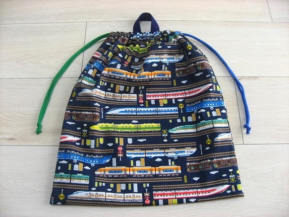 『りぃママさまオーダーのお品④』◆体操服袋◆４０×３５ｃｍ◆総柄電車＊新幹線柄◆ひもお色違い◆濃紺ループ付き