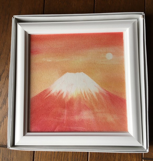 『赤富士』 朝焼け 朝富士 富士山 朝日 おぼろ月パステル画 額付き 1枚目の画像