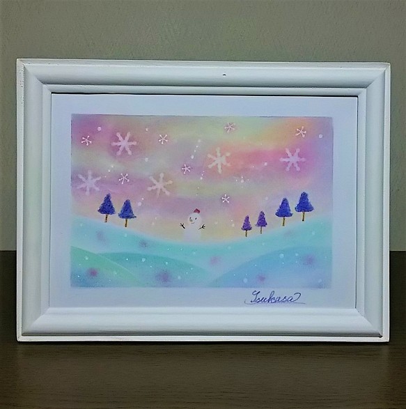 冬のパステルアート　雪だるまと彩りの雪の丘 1枚目の画像