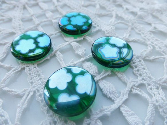 チェコビーズCzech Glass Beads丸緑花ドット2個 1枚目の画像