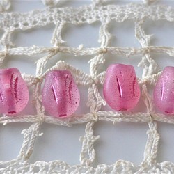 ミニチューリップ　すりガラスピンク　チェコビーズCzech Glass Beads４個 1枚目の画像