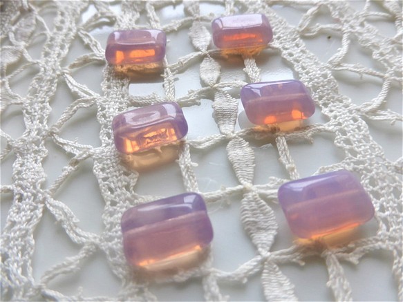 チェコビーズCzech Glass Beads長方形乳白色紫6個 1枚目の画像