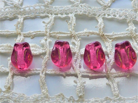 迷你鬱金香透明紅色粉紅色捷克玻璃珠4個 第1張的照片