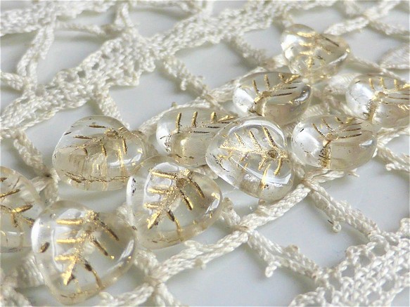 葉　透明　チェコビーズCzech Glass Beads１０個 1枚目の画像
