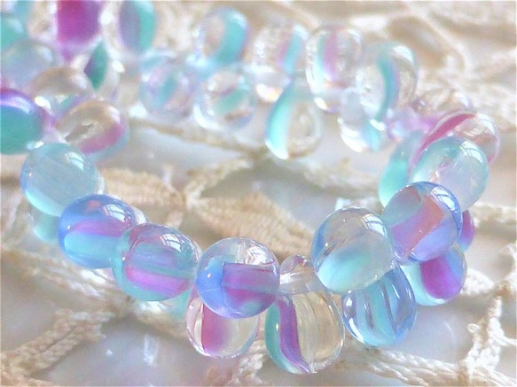 しずく　花に水滴　パステル　チェコビーズCzech Glass Beads１０個 1枚目の画像
