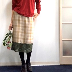 [SALE] 格子 x 蕾絲緊身裙 米色 x 卡其色 第1張的照片