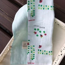 Lu's handmade//夏日 瓢蟲 幸運草 雙層棉紗布料 手帕 手工純棉手帕 二重紗手帕 第1張的照片