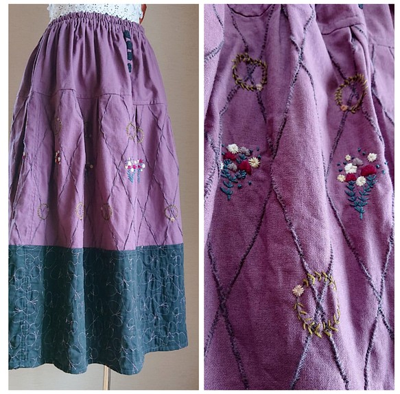 手刺繍で描くブーケ&ふんわり蝶々刺繍のスカート《アッシュパープル》 1枚目の画像