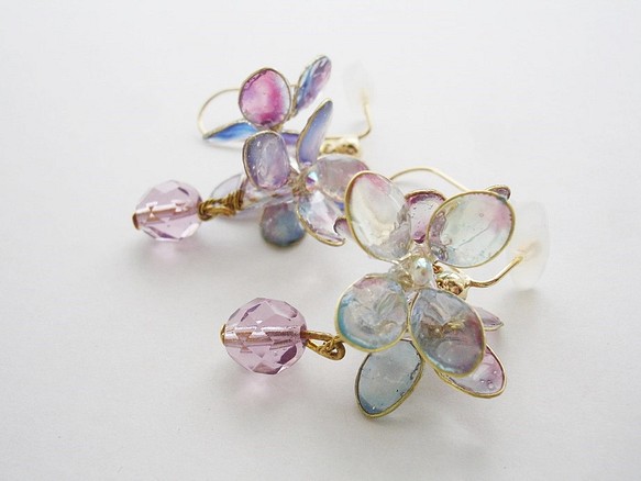 小さな紫陽花（痛くないイヤリング） 1枚目の画像