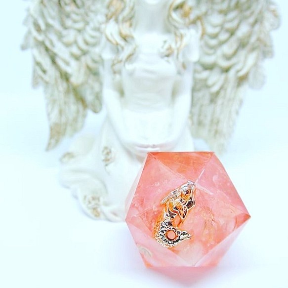 [creema限定]　ポイント付きクリスタルの　マーメイド(人魚姫）の　ピンクのオルゴナイト 1枚目の画像