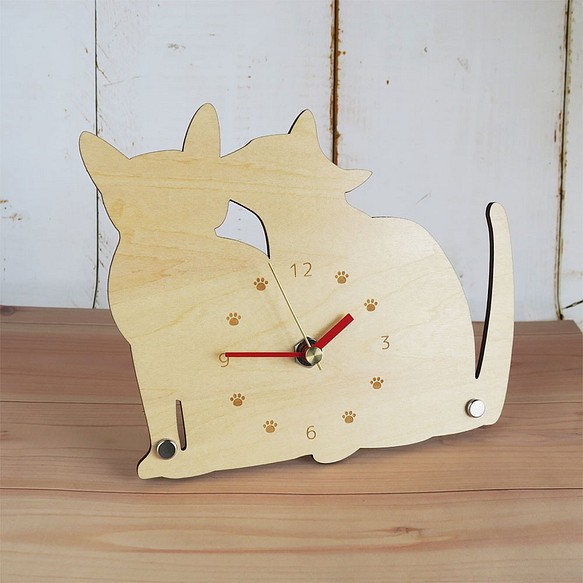 ラブラブ猫ちゃん 木製時計　置時計/掛け時計 1枚目の画像