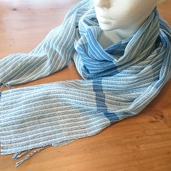 LINEN GIRLの手織り 本藍染の爽やか夏空木綿のストール 1枚目の画像