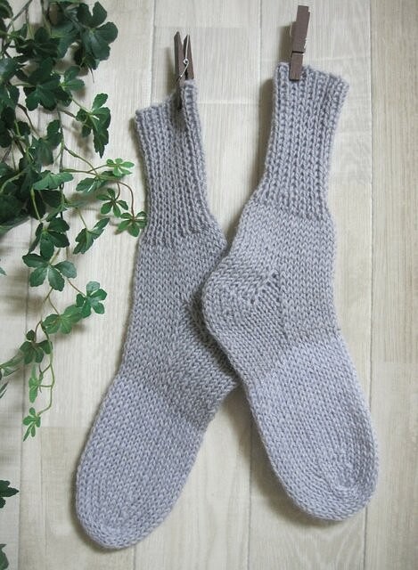 靴下　ウール100％手編みなのに安価 大人用Ｋ416 1枚目の画像