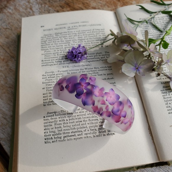 花舞う氷   　amethyst　紫陽花 －磨りガラス風バングル－ 1枚目の画像