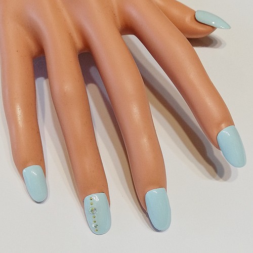 Simple Blue ネイルチップ 水色シンプルストーン ネイルチップ ネイルシール Fi Wi Nail 通販 Creema クリーマ ハンドメイド 手作り クラフト作品の販売サイト