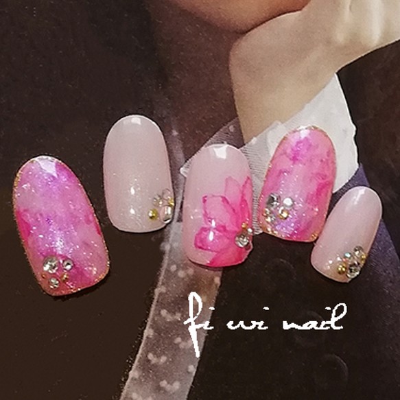 Poppink Flower ♡ネイルチップ♡ショッキングピンクの大人フラワー 1枚目の画像