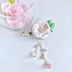 小さな桜のブローチ 1枚目の画像