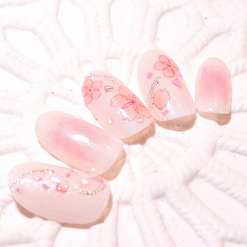 桜ネイル 春ネイル チークネイル ネイルチップ ネイルシール Merci Nail 通販 Creema クリーマ ハンドメイド 手作り クラフト作品の販売サイト